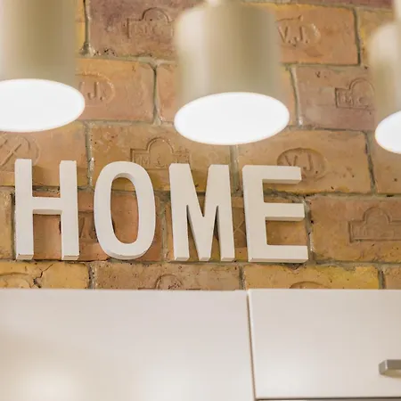 Happy Blue Budapeşte