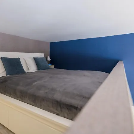 Happy Blue * Budapeşte