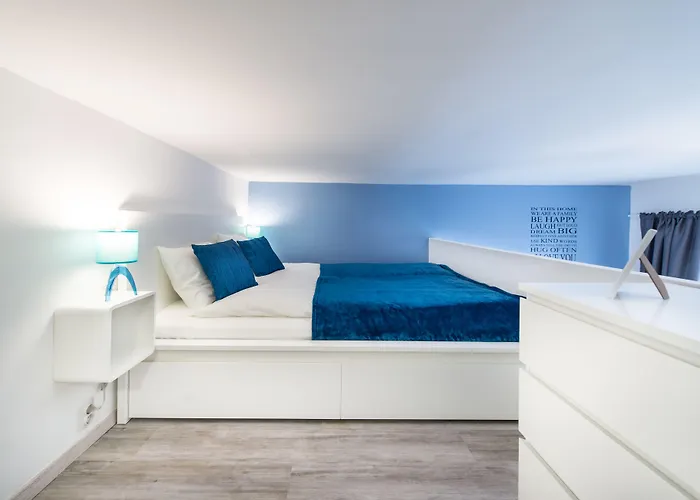 Апартаменты Happy Home Blue *